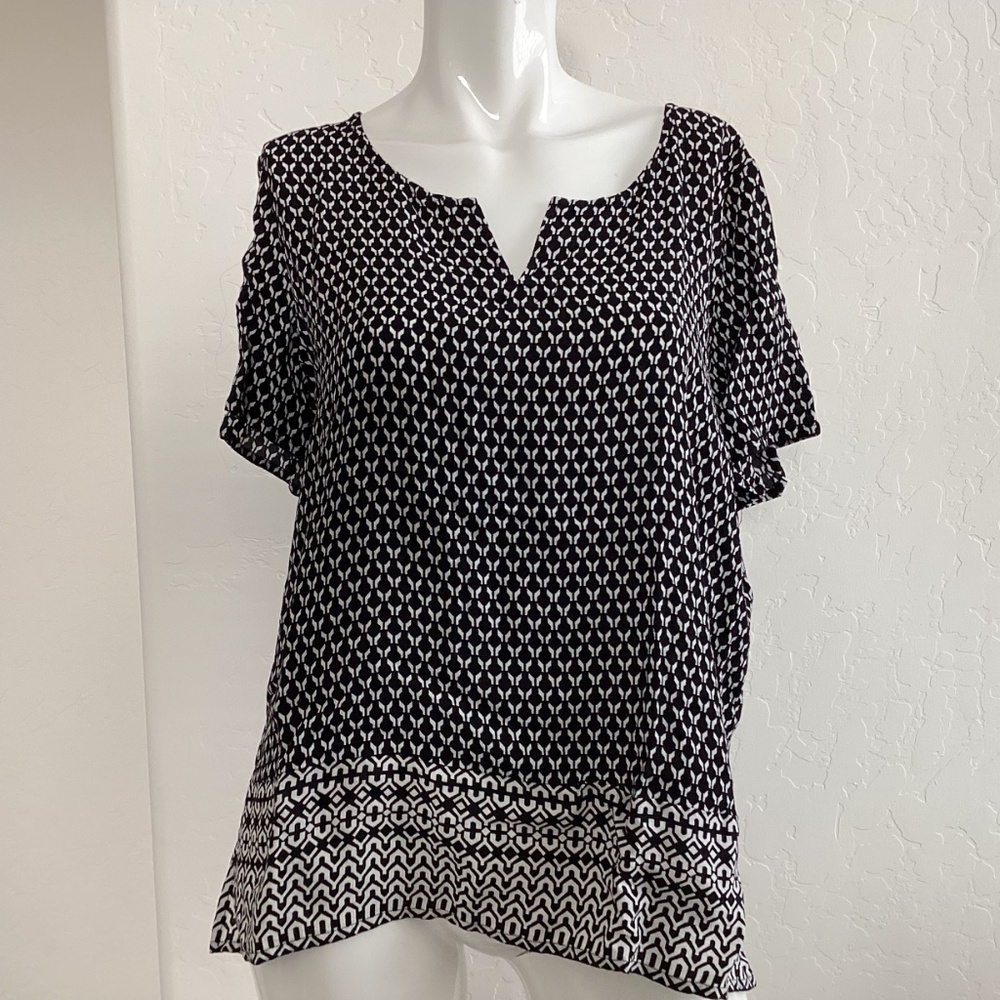 J. Jill women’s black/white blouse, size L, short sleeves, 100% rayon - Picture 11 of 11